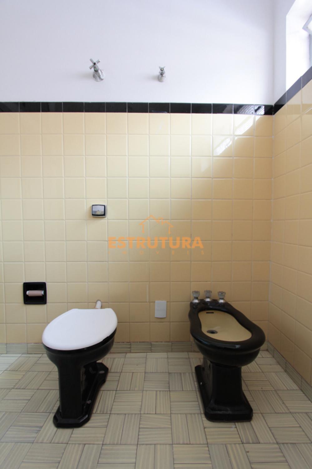 BANHEIRO Alugar Casa / Padrão em Rio Claro R$ 1.400,00 - Foto 12