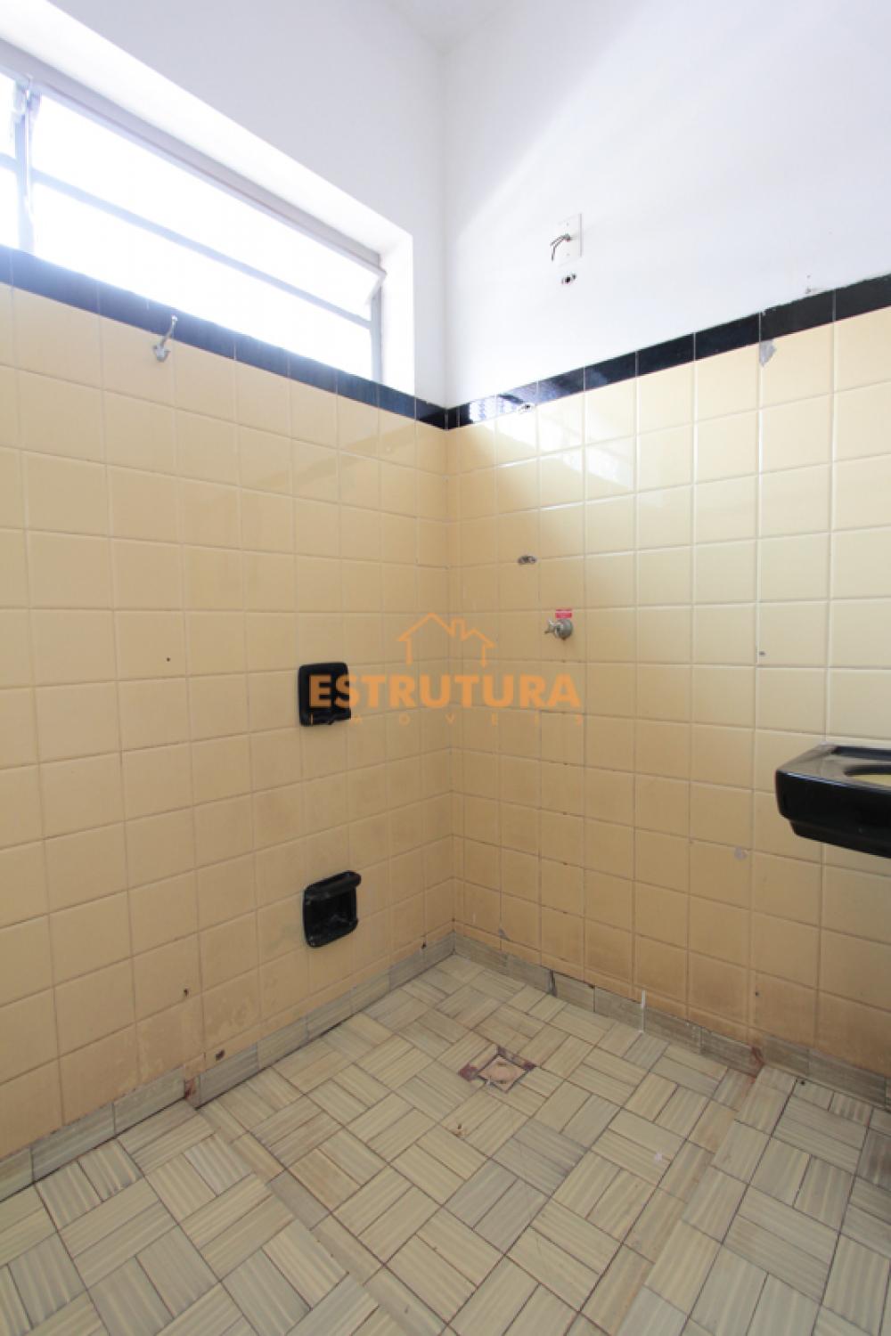 BANHEIRO Alugar Casa / Padrão em Rio Claro R$ 1.400,00 - Foto 13