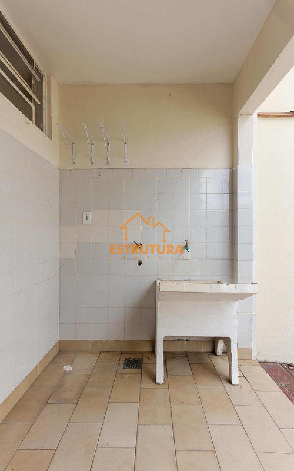 Alugar Casa / Padr&atilde;o em Rio Claro R$ 1.650,00 - Foto 13