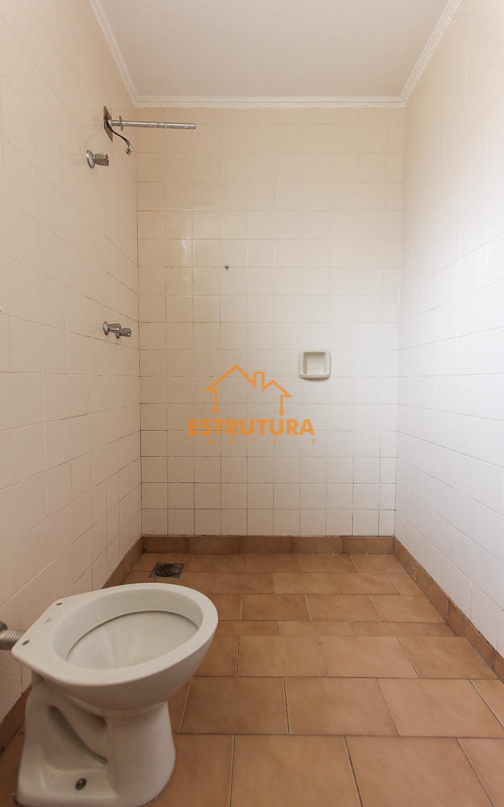 Alugar Casa / Padr&atilde;o em Rio Claro R$ 1.650,00 - Foto 17