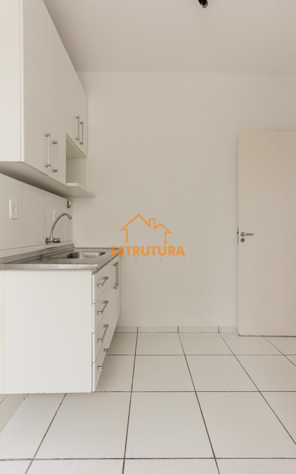 Alugar Apartamento / Padrão em Rio Claro R$ 1.100,00 - Foto 6