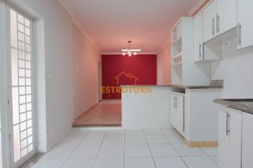 Alugar Residencial / Casa Padrão em Rio Claro. apenas R$ 2.500,00