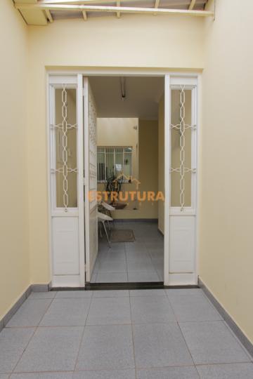Alugar Residencial / Casa Padrão em Rio Claro. apenas R$ 2.000,00