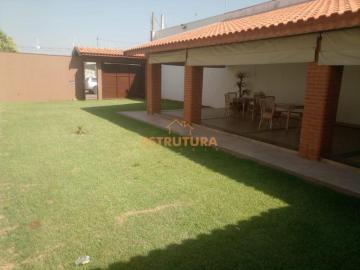 Alugar Residencial / Casa Padrão em Rio Claro. apenas R$ 3.000,00