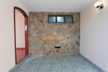 Alugar Residencial / Casa Padrão em Rio Claro. apenas R$ 1.550,00