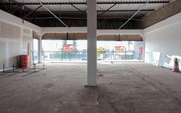 Salão comercial na Galeria Moresco para locação, 98 m² - Parque Universitário, Rio Claro/SP