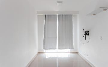 Alugar Apartamento / Padrão em Rio Claro. apenas R$ 700,00