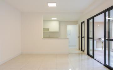 Alugar Apartamento / Padrão em Rio Claro. apenas R$ 3.600,00
