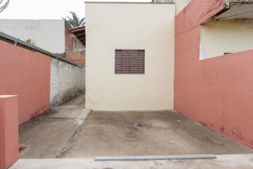Alugar Residencial / Casa Padrão em Rio Claro. apenas R$ 220.000,00