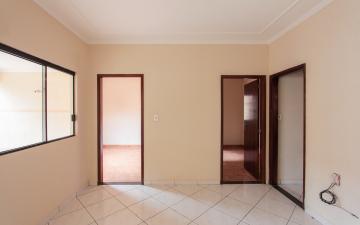 Alugar Residencial / Casa Padrão em Rio Claro. apenas R$ 1.250,00