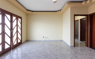 Alugar Residencial / Casa Padrão em Rio Claro. apenas R$ 2.300,00