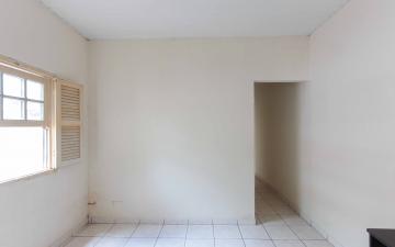Alugar Residencial / Casa Padrão em Rio Claro. apenas R$ 180.000,00