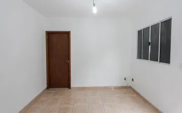 Alugar Residencial / Casa Padrão em Rio Claro. apenas R$ 900,00