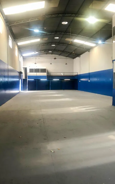 Alugar Comercial / Barracão em Rio Claro. apenas R$ 12.000,00