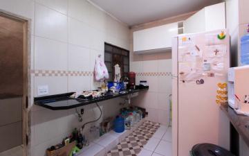 Alugar Residencial / Casa Padrão em Rio Claro. apenas R$ 200.000,00