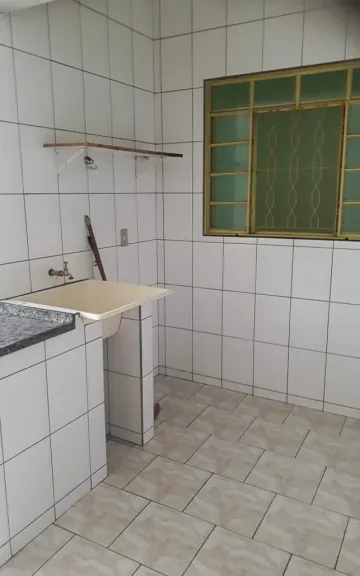 Alugar Residencial / Casa Padrão em Rio Claro. apenas R$ 200.000,00