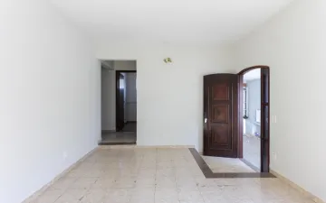 Alugar Residencial / Casa Padrão em Rio Claro. apenas R$ 2.200,00