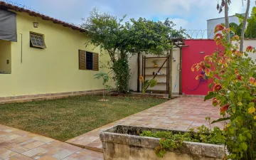 Alugar Residencial / Casa Padrão em Rio Claro. apenas R$ 2.500,00