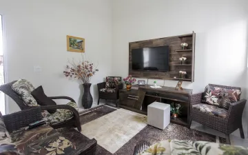 Alugar Residencial / Casa Padrão em Rio Claro. apenas R$ 900.000,00