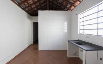 Alugar Residencial / Casa Padrão em Rio Claro. apenas R$ 750,00