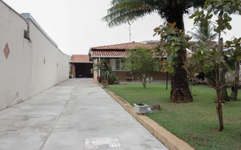 Alugar Residencial / Casa Padrão em Rio Claro. apenas R$ 985.000,00