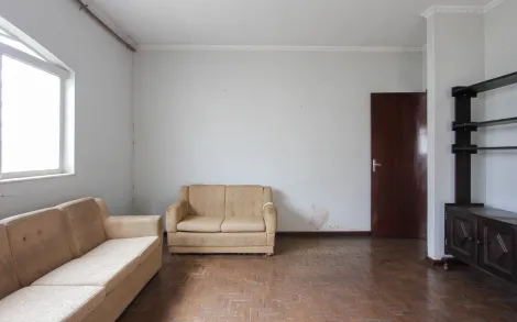 Alugar Residencial / Casa Padrão em Rio Claro. apenas R$ 500.000,00