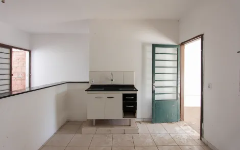 Alugar Residencial / Casa Padrão em Rio Claro. apenas R$ 1.200,00