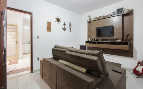 Alugar Residencial / Casa Padrão em Rio Claro. apenas R$ 320.000,00