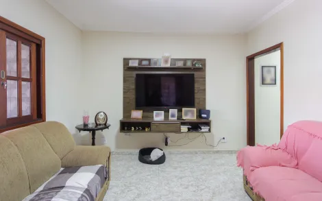 Alugar Residencial / Casa Padrão em Rio Claro. apenas R$ 450.000,00
