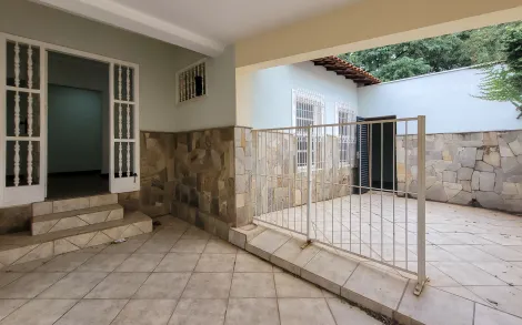 Alugar Residencial / Casa Padrão em Rio Claro. apenas R$ 2.500,00