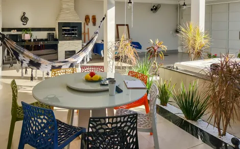 Casa Residencial com 2 quartos, 198 m² - Vila Martins, Rio Claro/SP