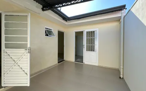Alugar Residencial / Casa Padrão em Rio Claro. apenas R$ 1.300,00